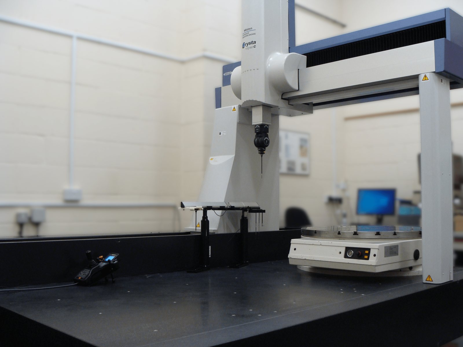 Coordinate measuring machine
