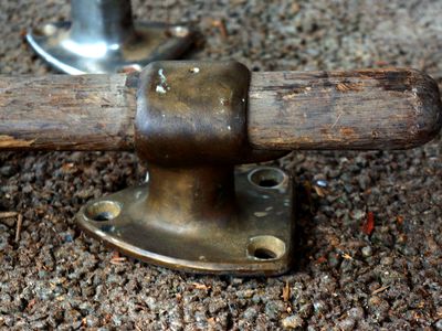 Mooring cleat